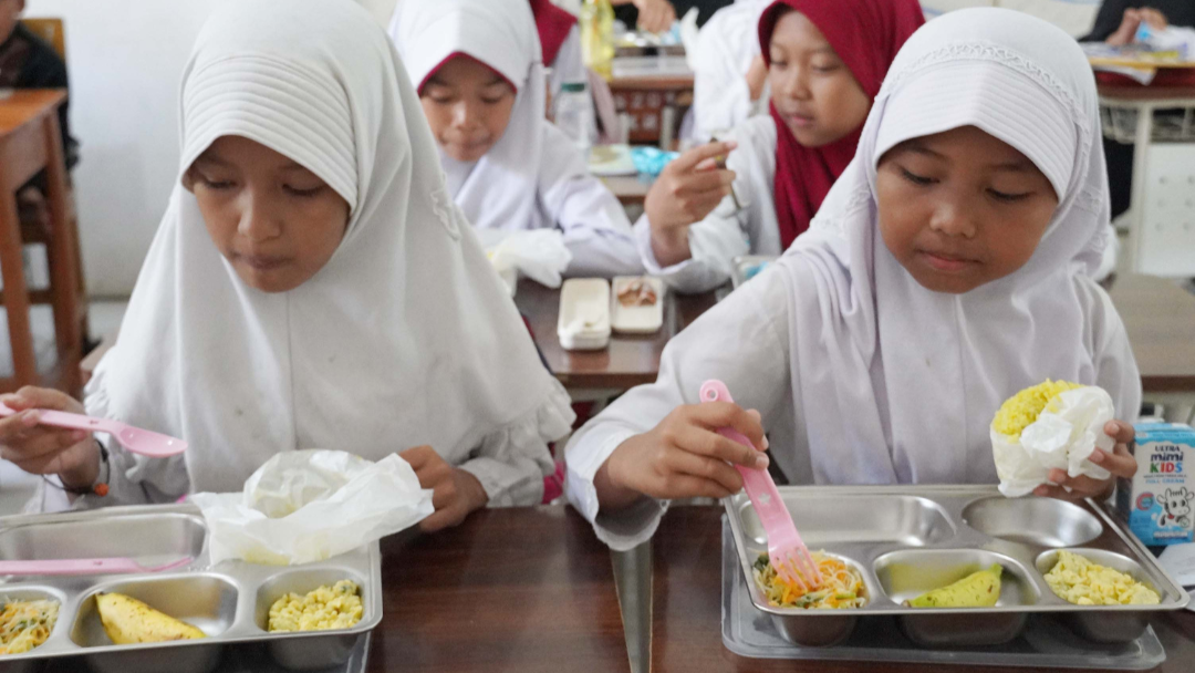Klarifikasi BGN Sabang Terkait Viral Menu MBG Berupa Bahan Mentah di Tangerang Selatan