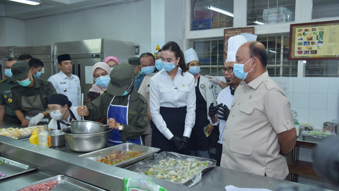 BGN Sabang dan Menpar Tinjau Praktik Siswa SPPI Batch-3 di Dapur NHI