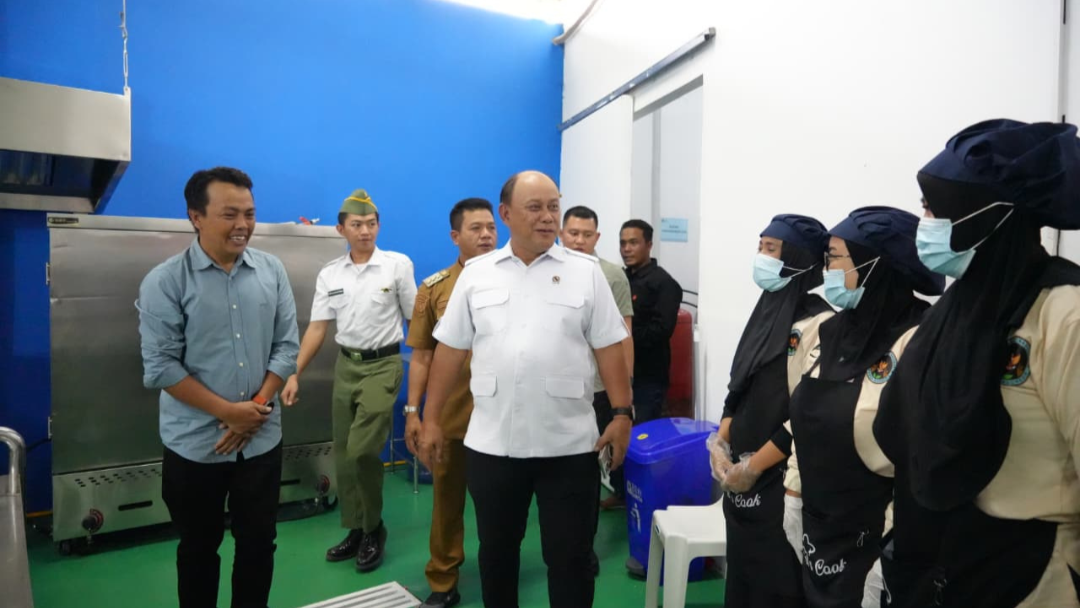 Dorong Ekonomi Rakyat melalui MBG, Kepala BGN Sabang Pantau SPPG di Bandung